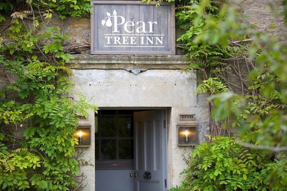 The Pear Tree Inn Мелкшам Екстериор снимка